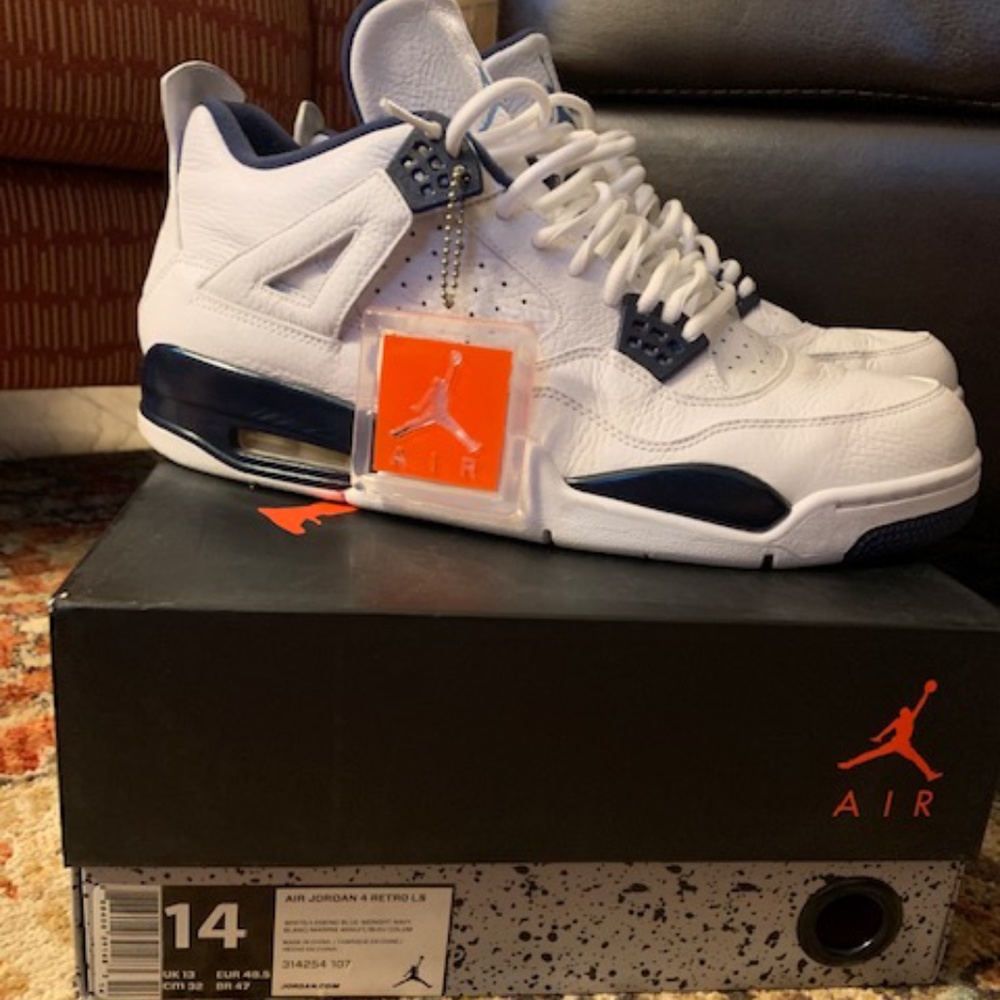 Jordan 4 Retro Columbia